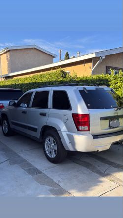 2005 Jeep Grand Cherokee Laredo Sport Utility 4D