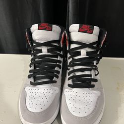 Air Jordan 1 Retro High (Size 13)