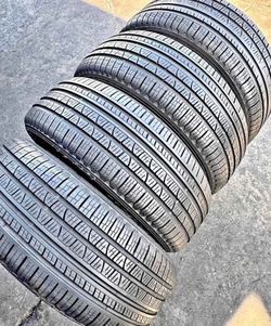 Set 235/50-19 Pirelli con el 80% de Vida