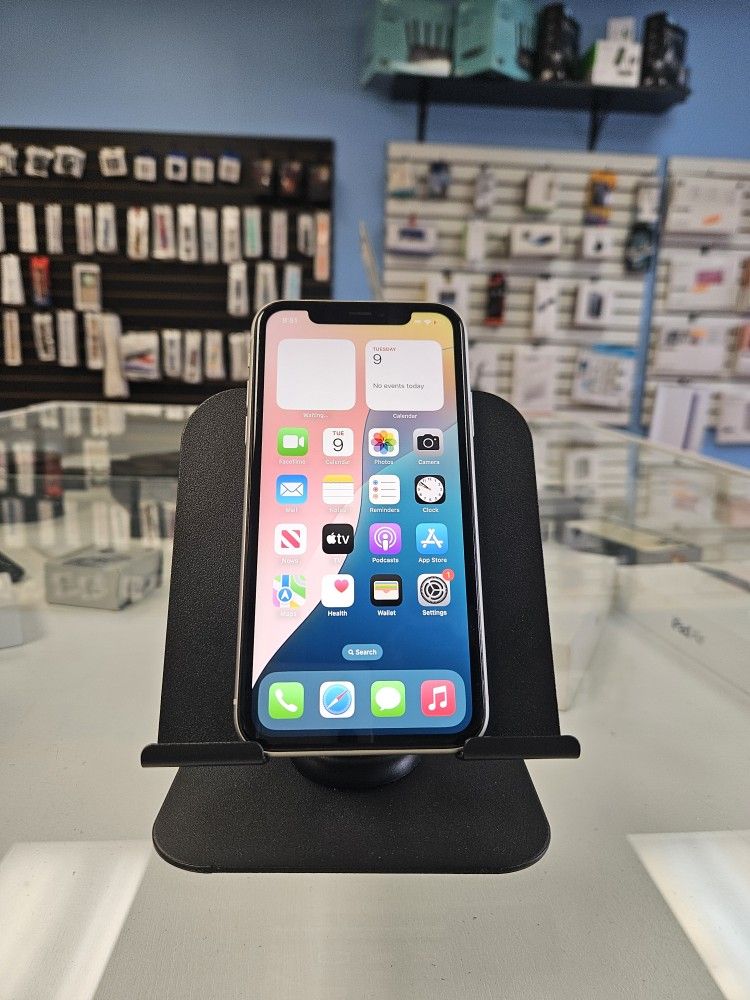 Apple iPhone 11 - 64 GB - White (Unlocked)