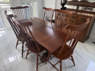 Antique French Farmhouse Maple Wooden Dining Table with 6 Matching Spindle Back Chairs! Great Condtiion!  Table with Leaves up 71x37x30in Table with L
