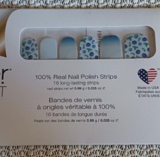 Color Street Nail Polish Strips, "Berry Sweet