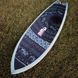 DHD Twinny Surfboard - 5’9”