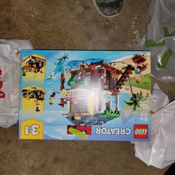 Lego Creator Surfer Beach House