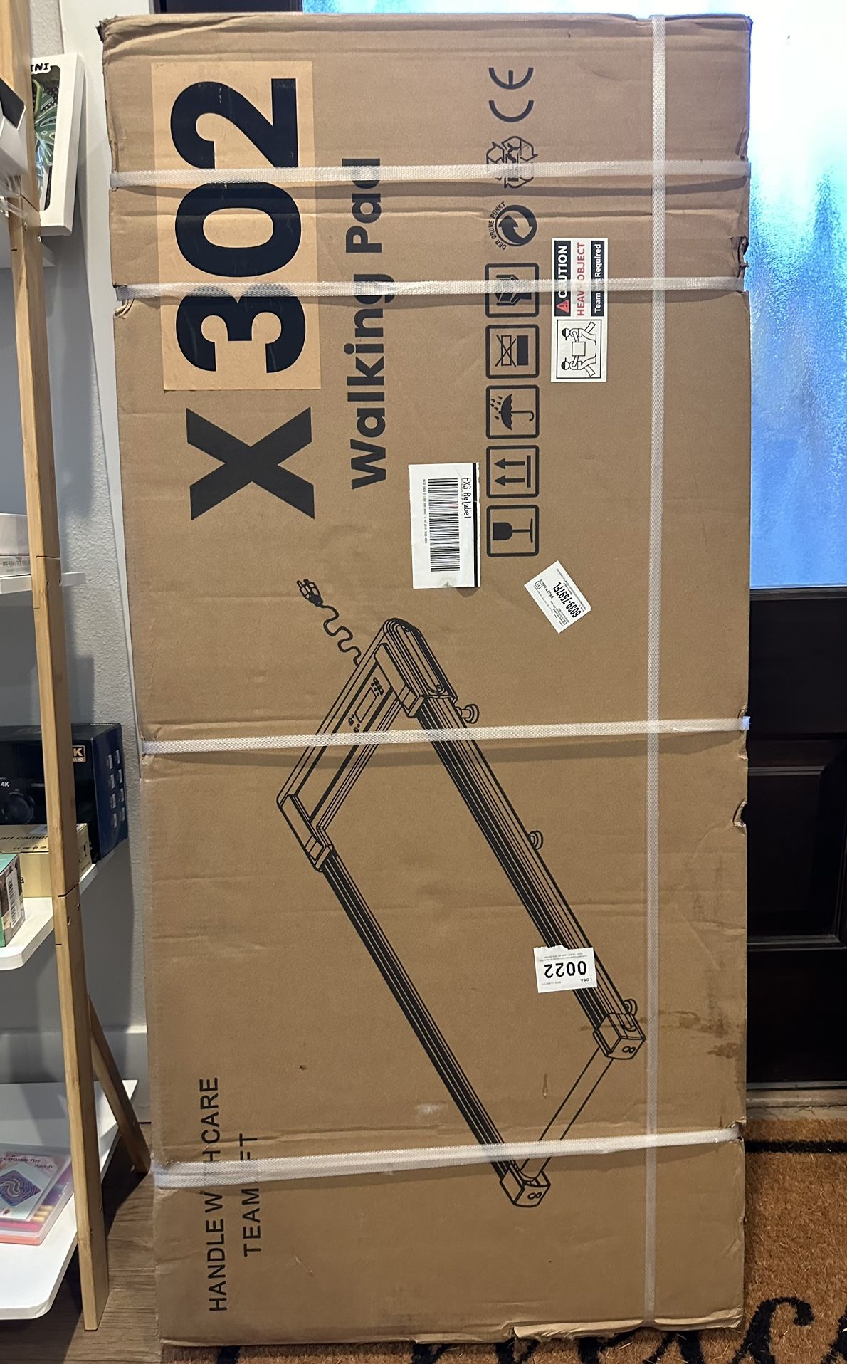 Walking Pad Treadmill, Under Desk Treadmill for Home and Office, Portable Treadmill with LED Display Remote Control, 2.5HP Electric Treadmills 300 lbs