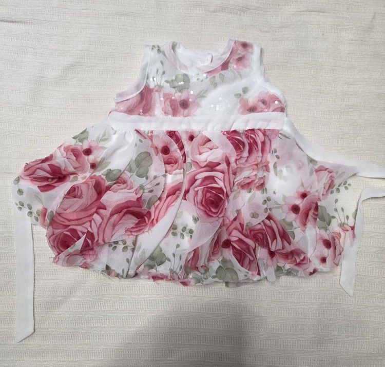 Baby Girl Dress (size 3 months)
Ropa de Bebé Niña