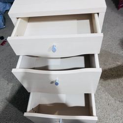 Modern 3-Drawer Wood Dresser / Nightstand – Light Oak Finish 