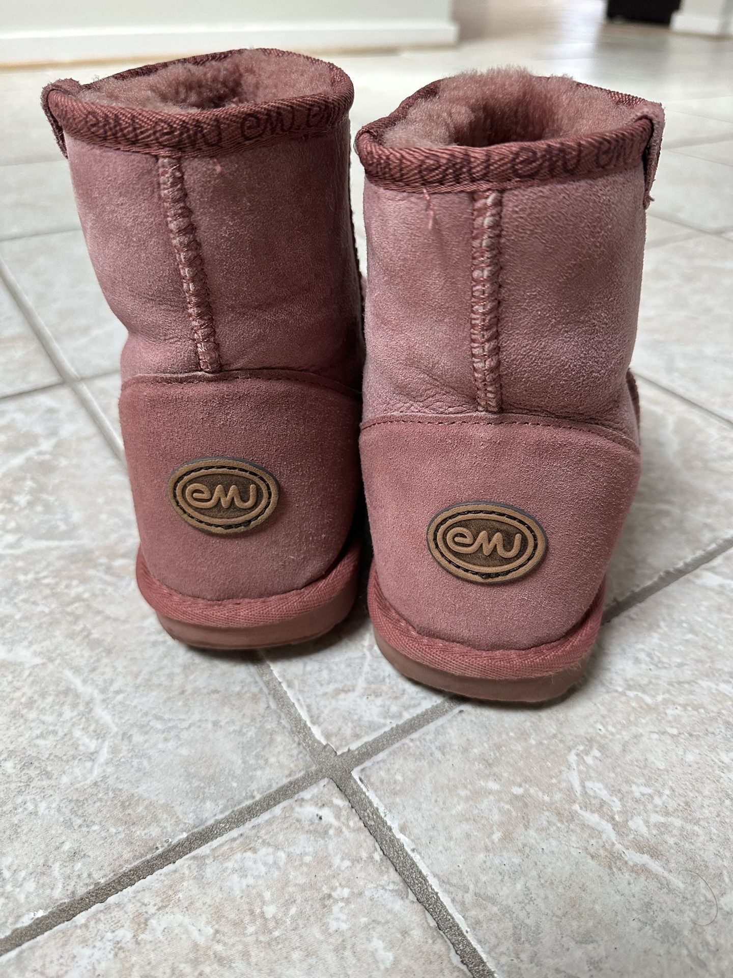 Emu Ugg Style Boots