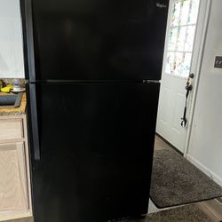 Black WHIRLPOOL 28 Inch Top Freezer Refrigerator with 16 cu. ft. Capacity