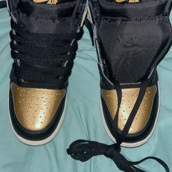 Air Jordan 1 Retro High OG “ black Gold “