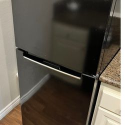 Magic Chelf refrigerator