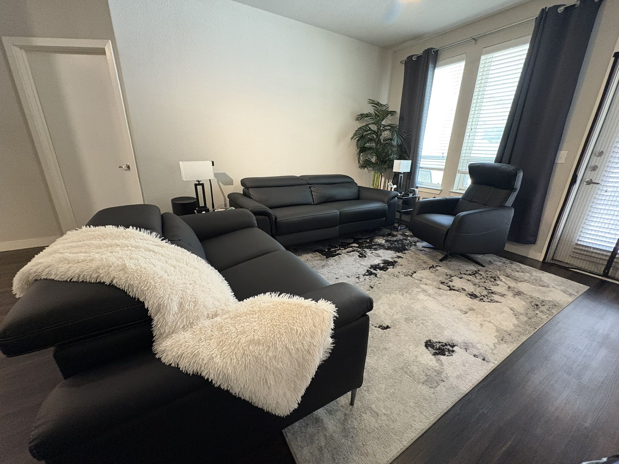 Dual Power Living Room Set
