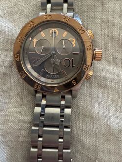 Nixon watch