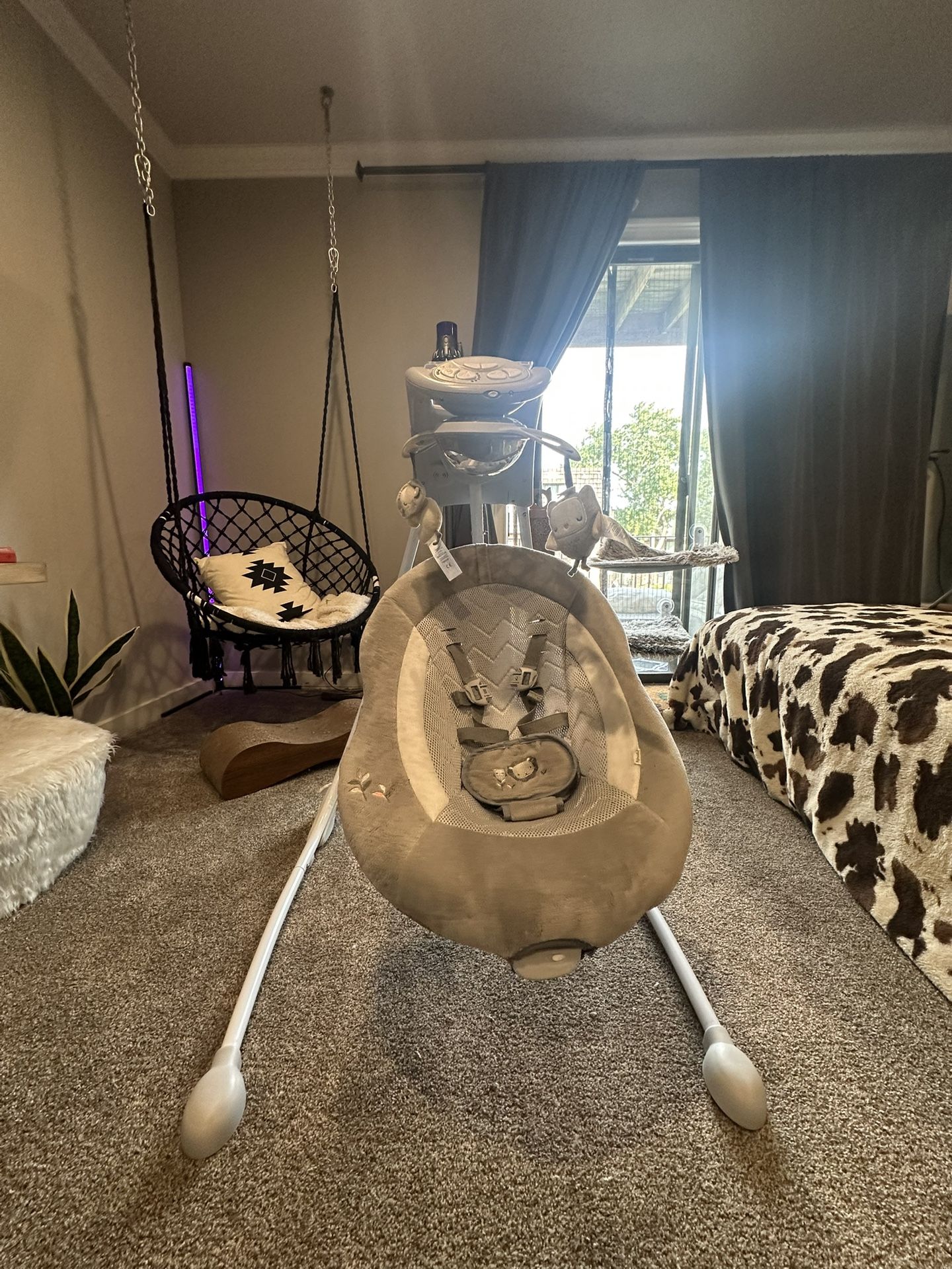 Baby swing