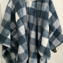 WEARABLE BLANKET WRAP/FITS ALL