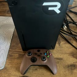 Xbox Series X + Controller 