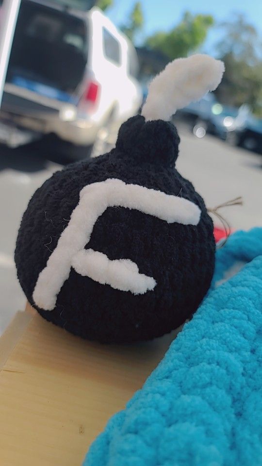 Crochet "F" Bomb