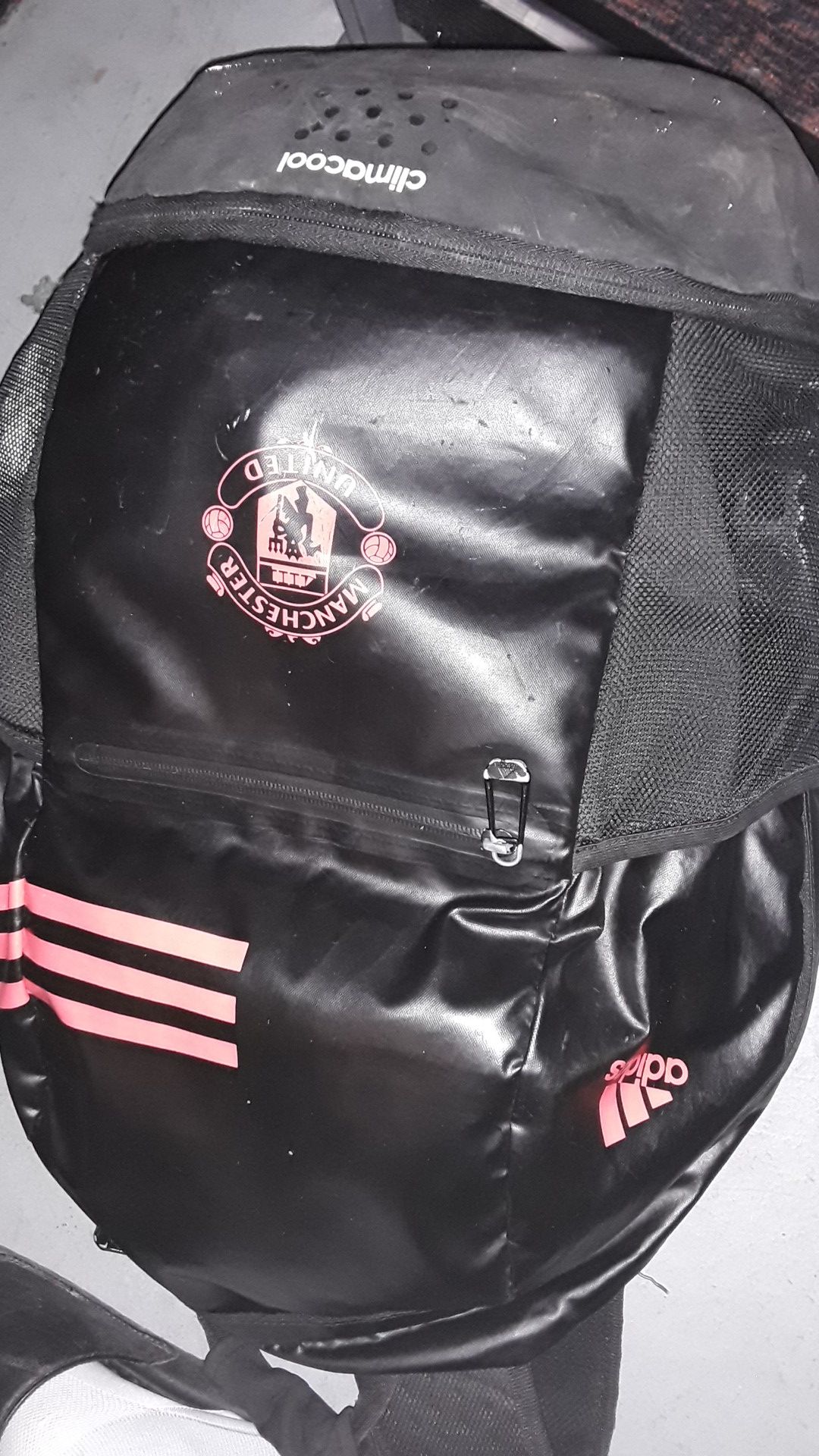 Manchester United Backpack can hold a soccer ball (limited)