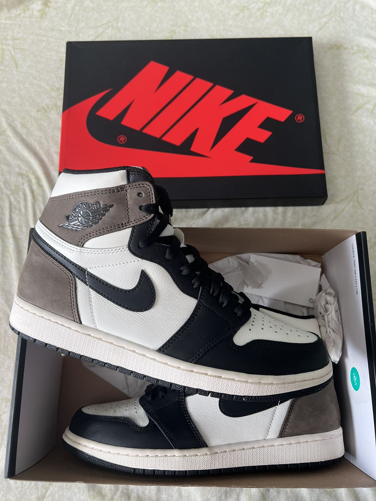 jordan 1 Retro High Dark Mocha size 10.5