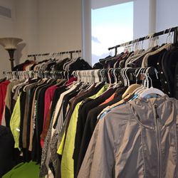 700+ AUTHENTIC designer Ladies Clothing/ Dresses, Suits Skirts Pants Jackets S/ M MOSCHINO PRADA ST JOHN and More!! 