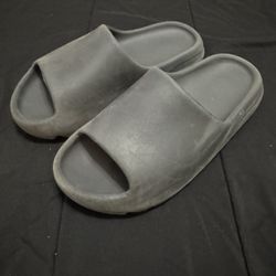 yeezy slides 