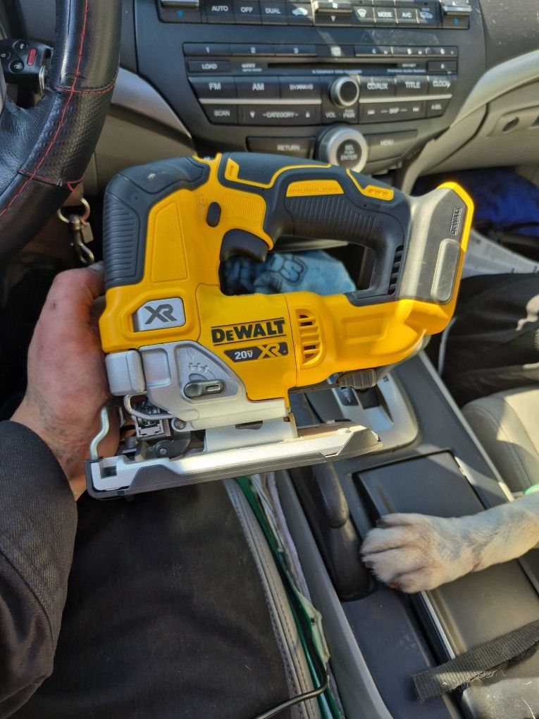 DEWALT XR 20 volt max Brushless Variable Speed Keyless Cordless Jigsaw