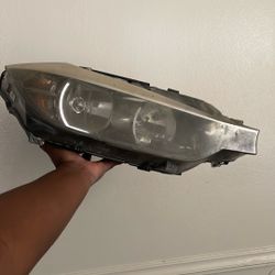 BMW 2014 320i Passenger OEM Headlight 