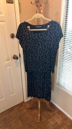 2 Piece Womens Skirt And Blouse, Size Large