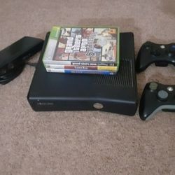 Microsoft Xbox 360 Slim Bundle 