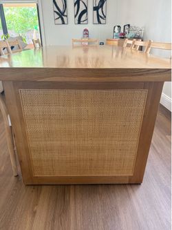 Dining room table