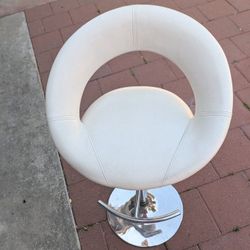 Adjustable Vanity Stool