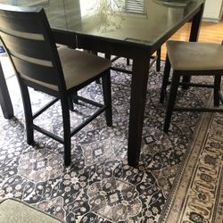 Dinning Table + Chairs 