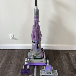 Dyson DC07 All Works Many Accessories Clean 