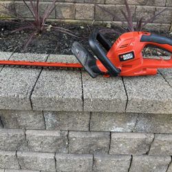 Black & Decker Hedge Trimmer