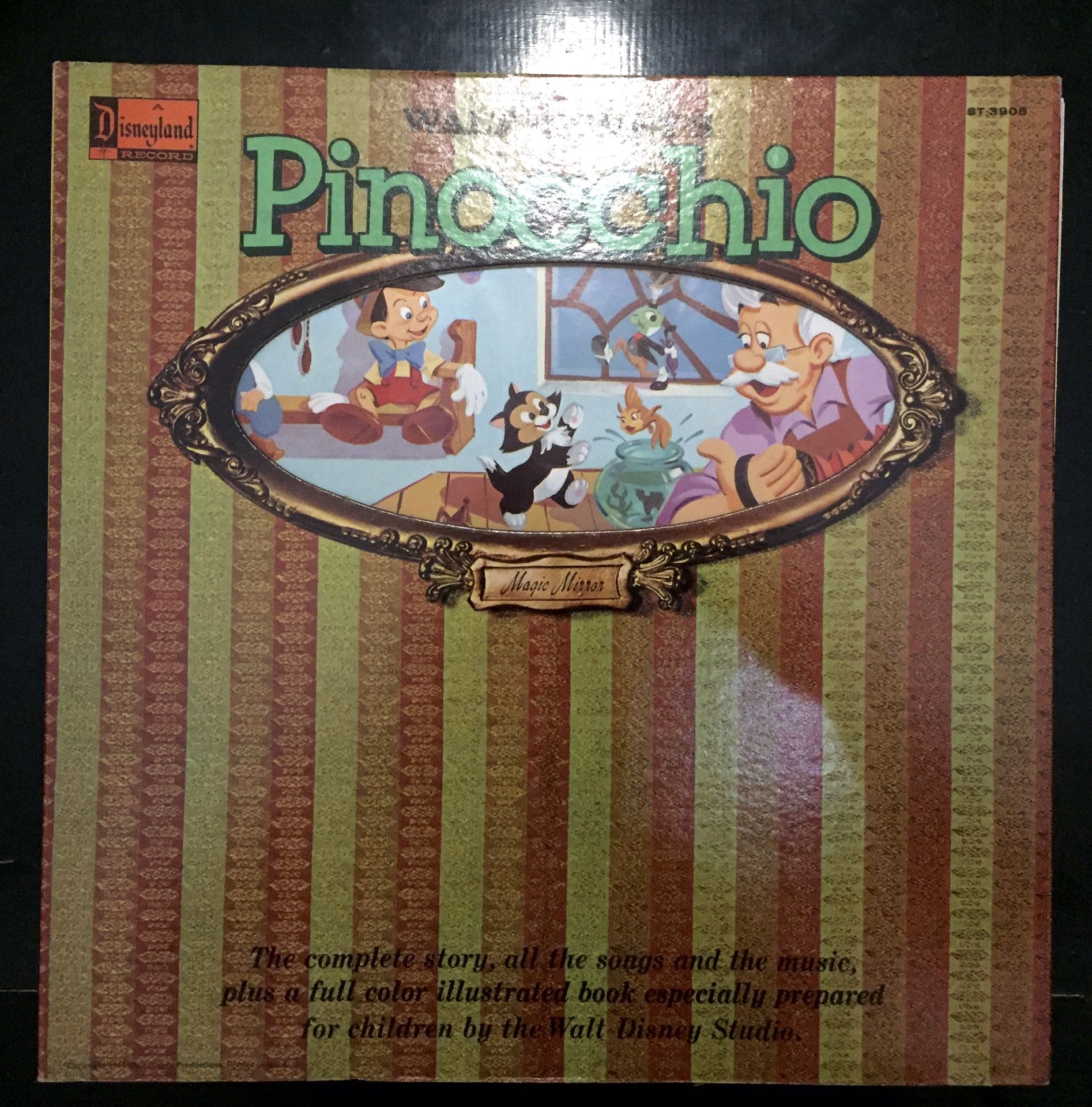 1962 Original Disney Storybook Album Of “Pinocchio“ – Mint Condition, Collectible And Rare.