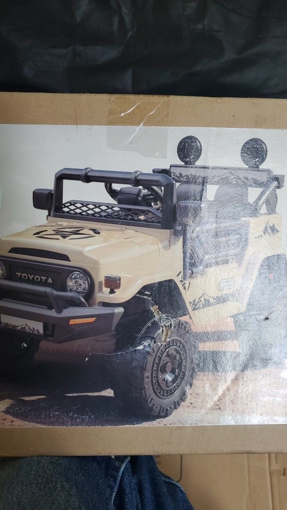 Yellow Fj Cruser Toy 12v (3)