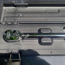 ICON 1/2" Drive Professional Click Torque Wrench – Like New, With Case