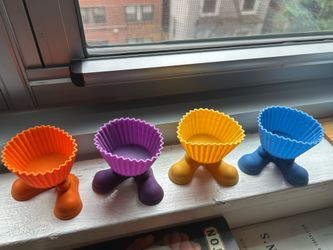 4 silicone cupcake holders