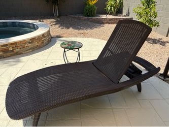 All-Weather Wicker Chaise Lounge Chair
