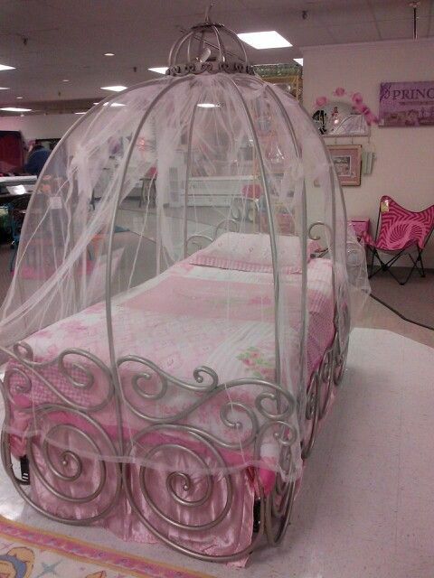 Disney Princess Carriage Twin Bed for Sale in Miami, FL - OfferUp