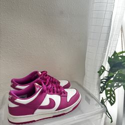 Nike Dunks 