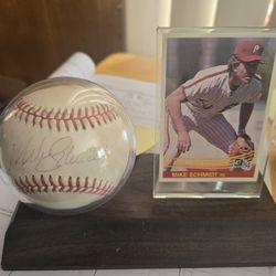 Mike Schmidt Autographed Baseball With Trading Card 