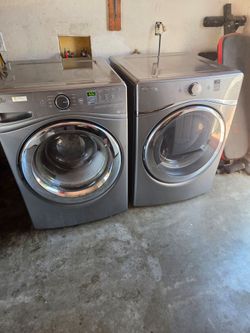 Washer and Gas Dryer - Whirlpool Duet