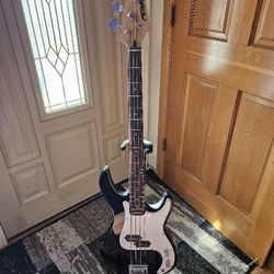 Peavey Milestone II Bass Guitar And  Amp