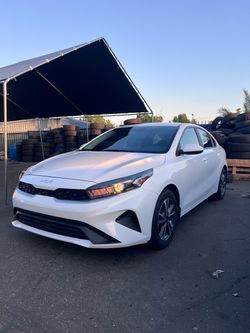 2023 KIA Forte 5-Door