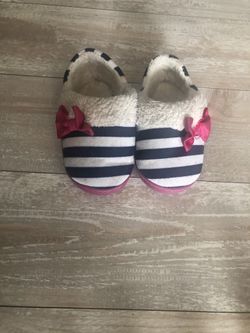 Little girl shoes all of them size 5 / zapatitos de niña todos size 5