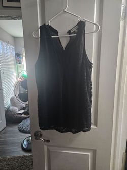 Ladies sleeveless top.