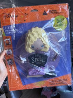 Disney Hocus Pocus Sarah Sanderson Pumpkin Decorating Kit