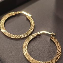 14K Gold hoop earrings