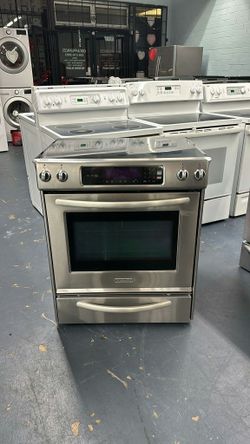 Kitch enAid Stan dard Size Electric Sto ve DELIVERY AVAILABLE!